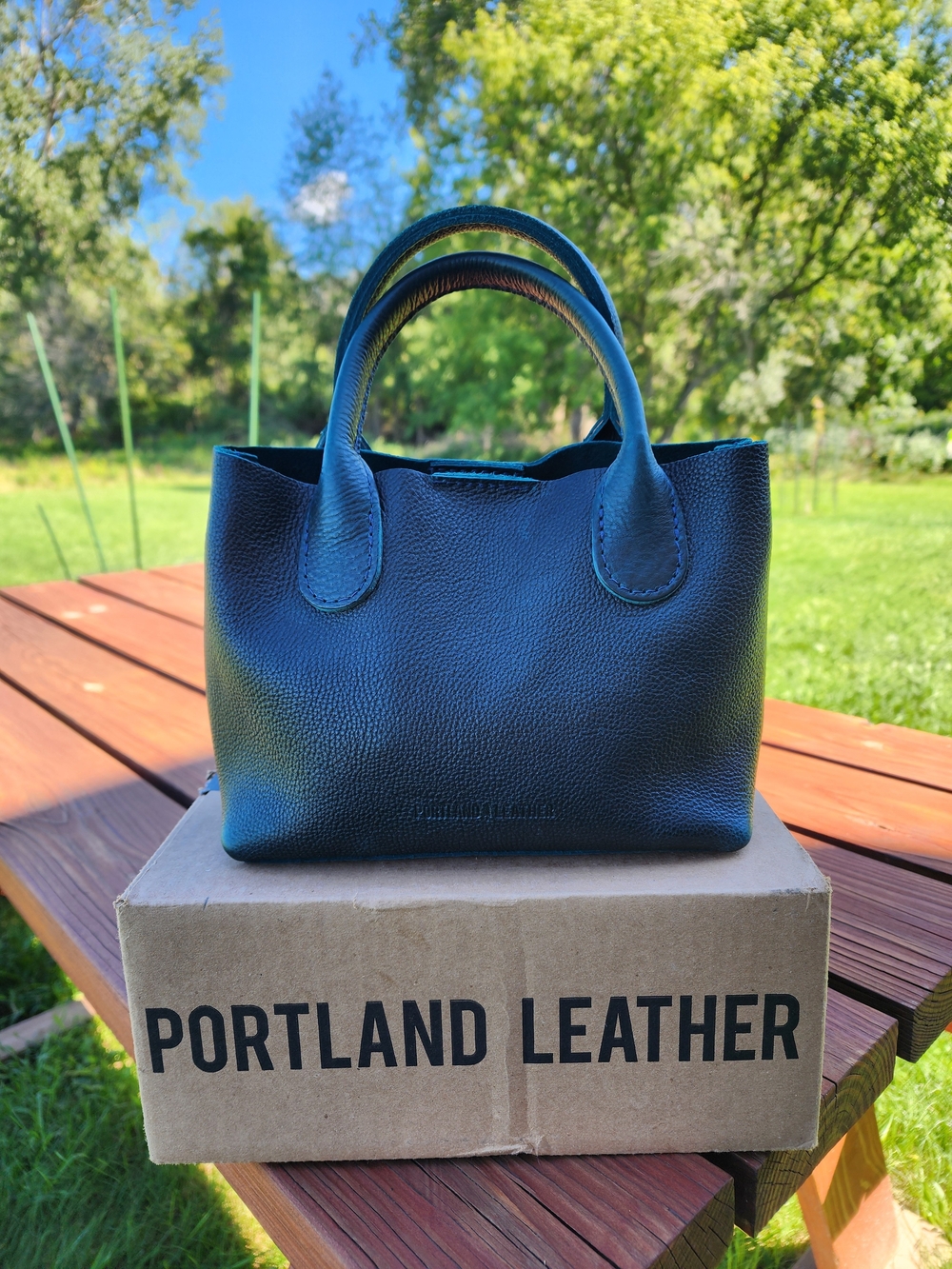 Boreal Raindrop Crossbody Bag - Picture 9 of 11